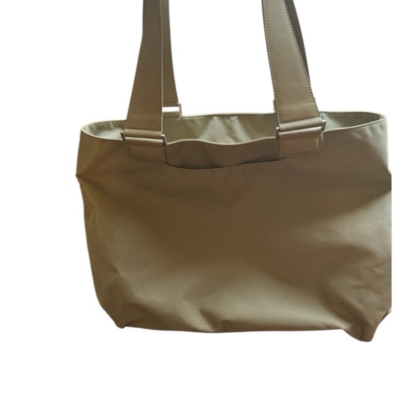 Tumi Nylon Top handle travel bag - Picture 3 of 16